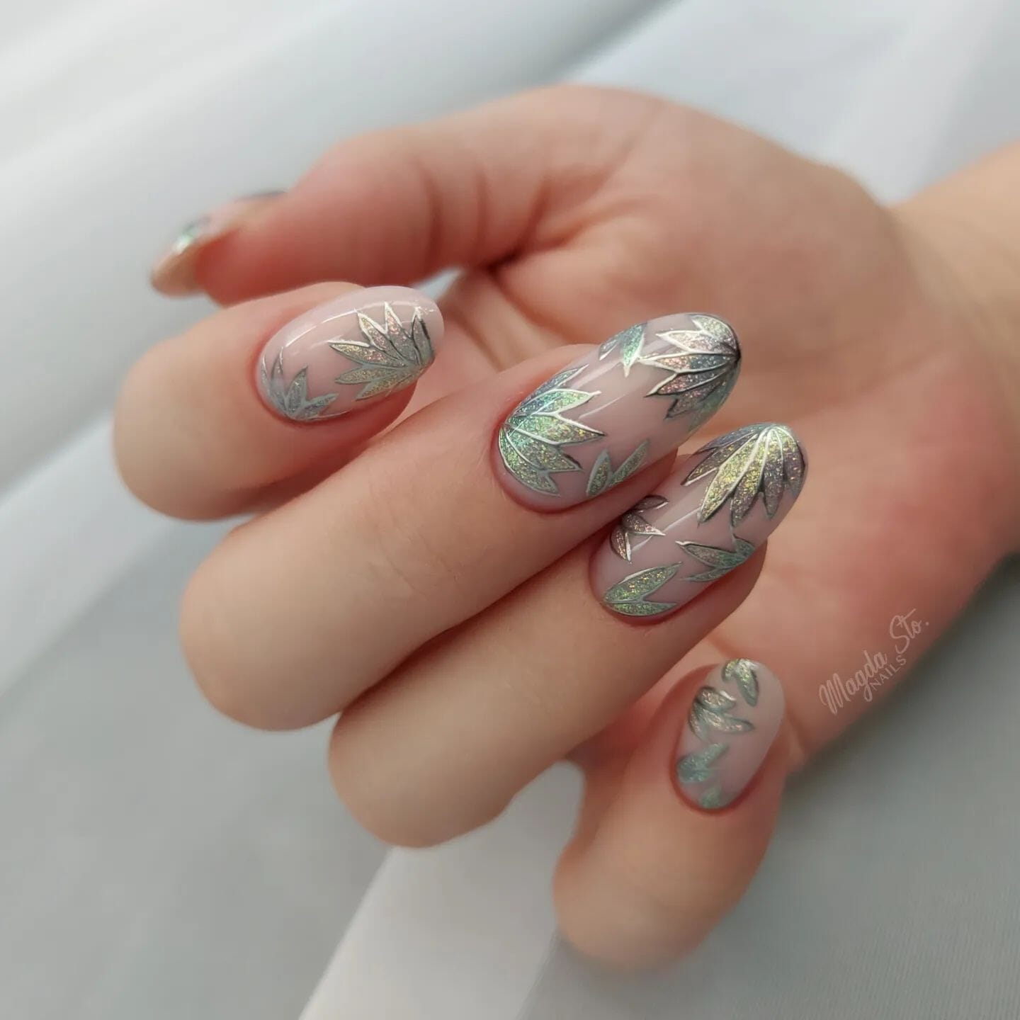 This month's art pick: Trendy floral nail art