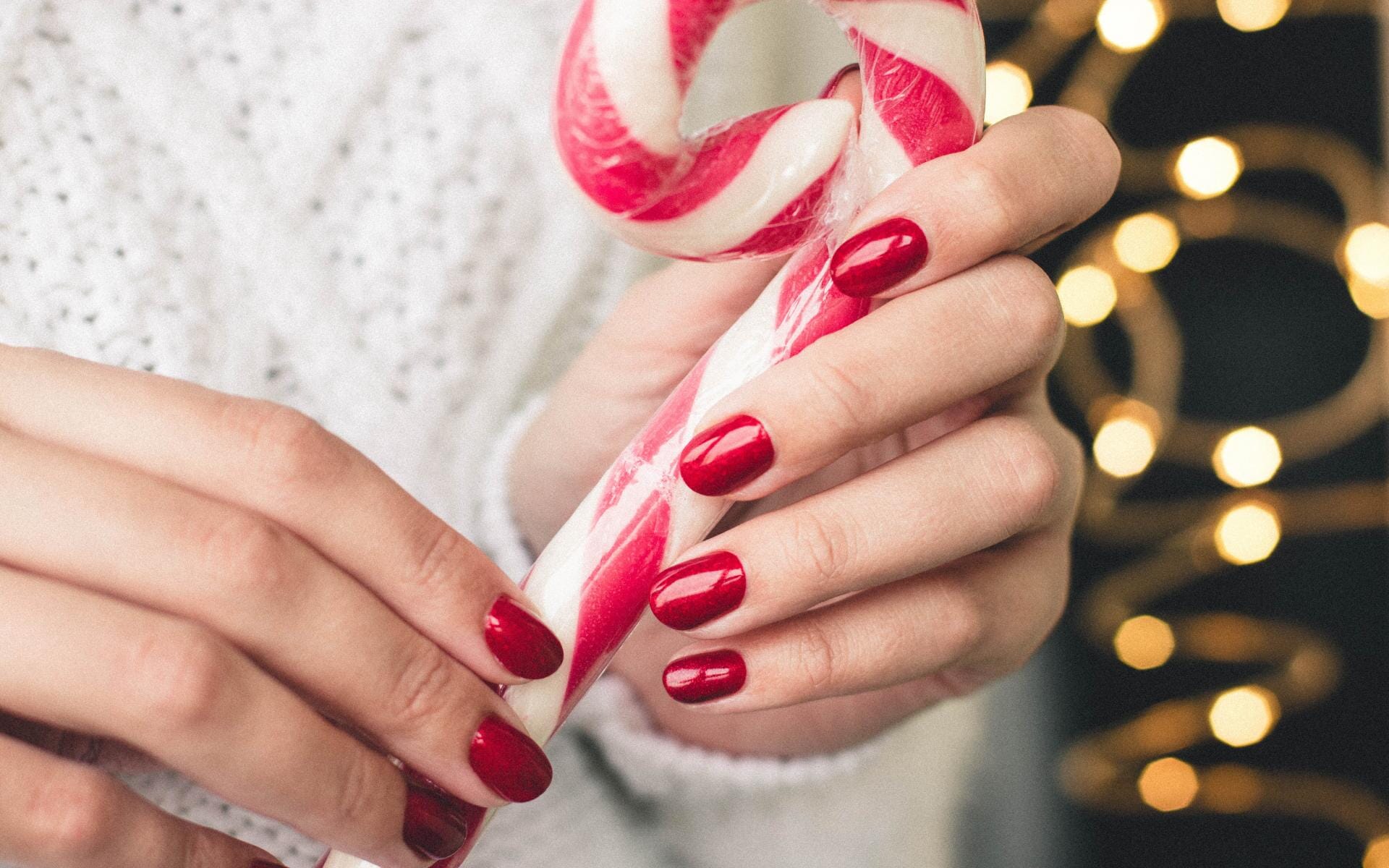 Winter & Holiday Nail Ideas You Must Try